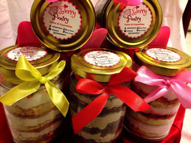 SisilRatu's tweet photo. Jarcakes delivery service min buy 2. chocolate, strawberry&amp;vanilla follow ig @berrypantry @infomalang @kulinermalang http://t.co/zxK96yvawu