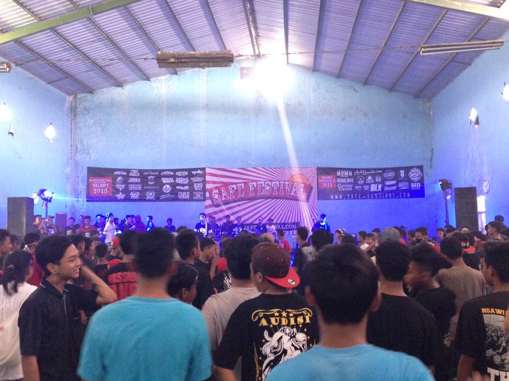 On stage <a href="/Newfriends_punk/">New friends</a> #SAFEFESTIVAL #NGAWI