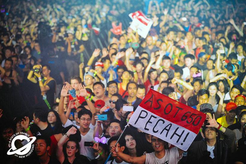 Indonesian wait beck <a href="/arminvanbuuren/">Armin van Buuren</a>