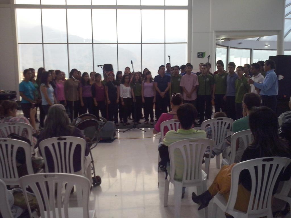 LenonPirona's tweet photo. @CoroSinfonicoJM en Pie de Monte Mérida. @elsistema @fosjiem #ElSistemaCumple40 http://t.co/Hjl8x1bwER