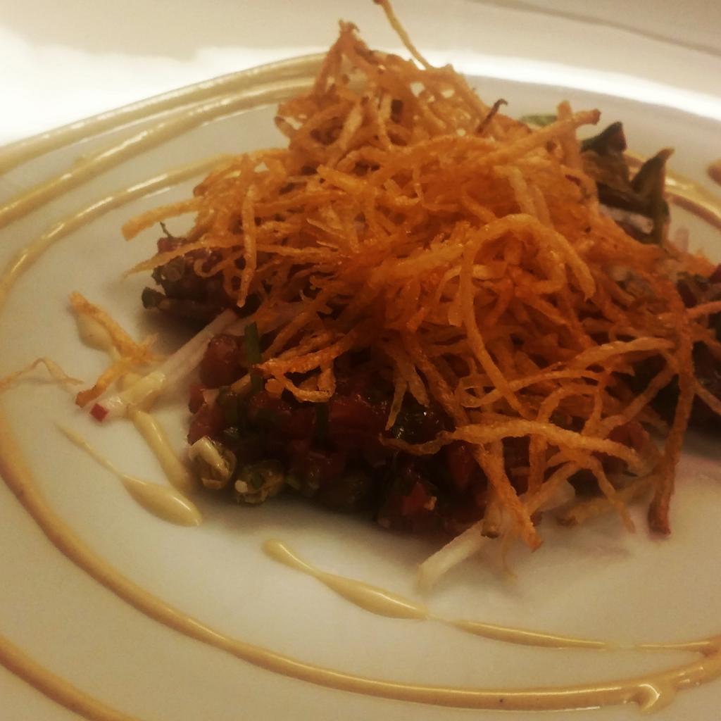 Chris_Meagz's tweet photo. #SOBEWFF #ofmenandmeat #NYTimes #Dinner #FourSeasons #Miami http://t.co/SvglIZFzrE