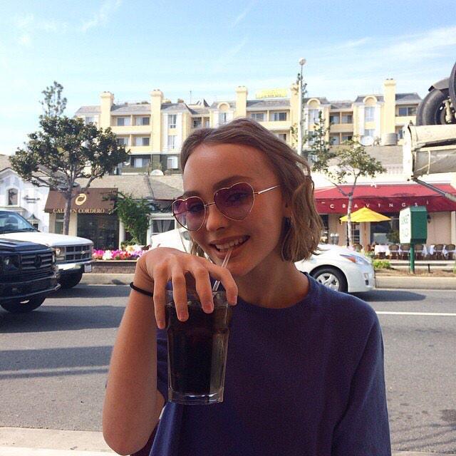 LilyRoseMelDepp's tweet photo. ☀️☀️☀️☀️☀️☀️☀️☀️☀️ http://t.co/mth3ESTZ4o
