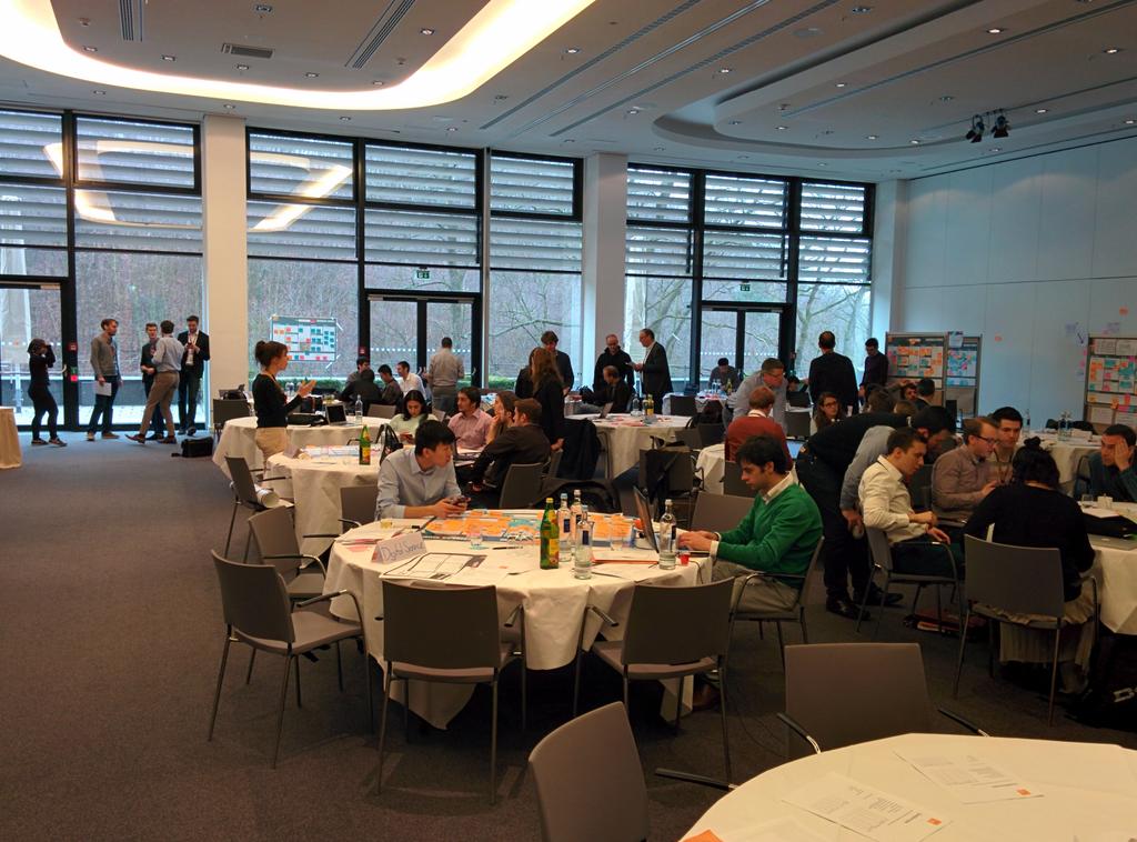 __vividq__'s tweet photo. @ICT_2B last minute preparations before final presentations. http://t.co/MyIGoM7UGa