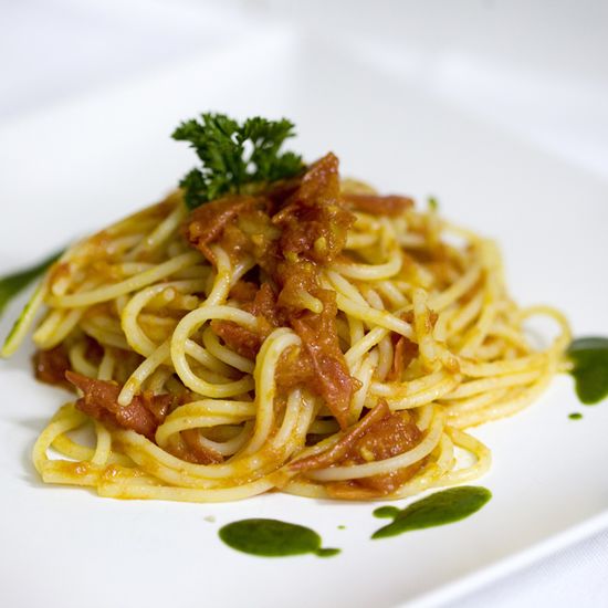 revomenu's tweet photo. Spaghettone di Gragnano con pomodorino del Piennolo del Vesuvio.
Scoprilo su Tasteet -> http://t.co/q9dJqSwq13
#food http://t.co/Dgm2Z1YIQl