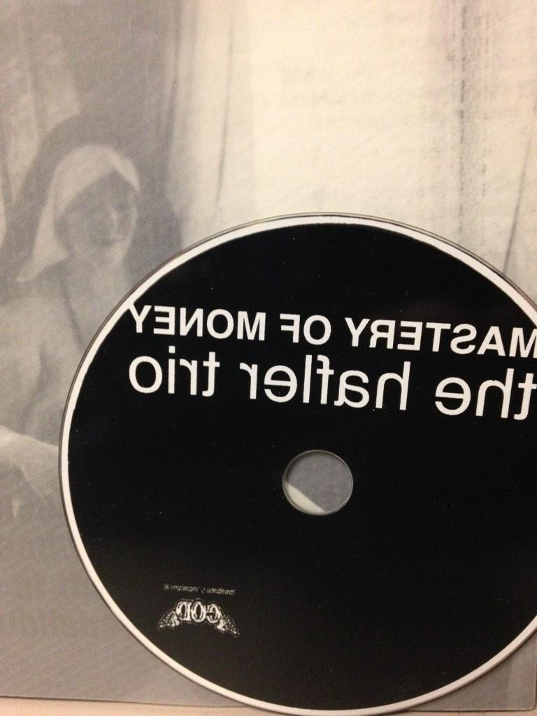 Rockette_Morton's tweet photo. 0454 listening:  The Hafler Trio - Mastery Of Money  #BullBaiting http://t.co/giQbw4JgXo