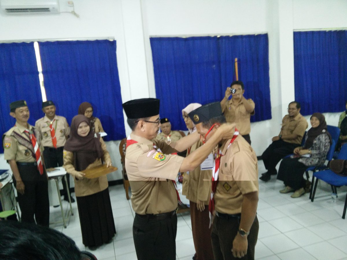 Ade Sarip hidayat tweet media