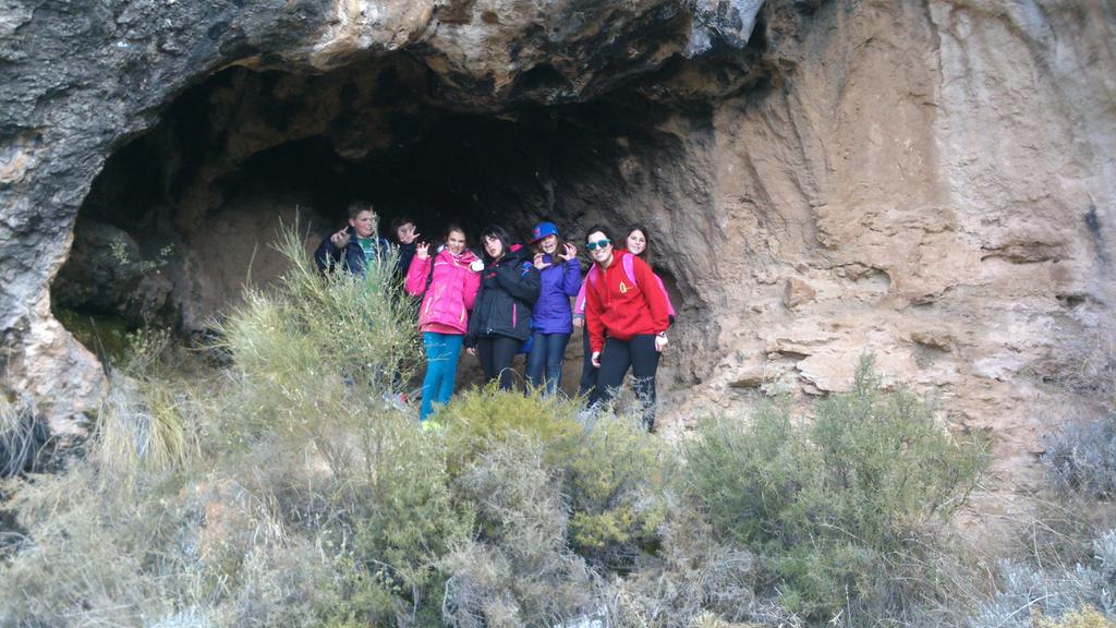 Espeloa77's tweet photo. De excursión con los Aventureros I, disfrutando del día y el paisaje @itkescolapiosgr http://t.co/wLHFBlLZIy