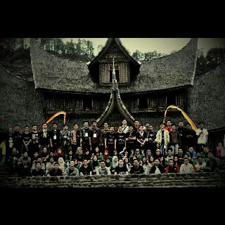 IpolUnand's tweet photo. Ini nih foto paling berkesan 😊😄😋   @ rumah gadang pagaruyung http://t.co/UxhwsRU8aj