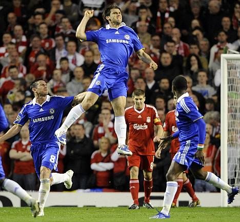 Happy Birthday Branislav Ivanovic ! He knows how to score some important goals. 