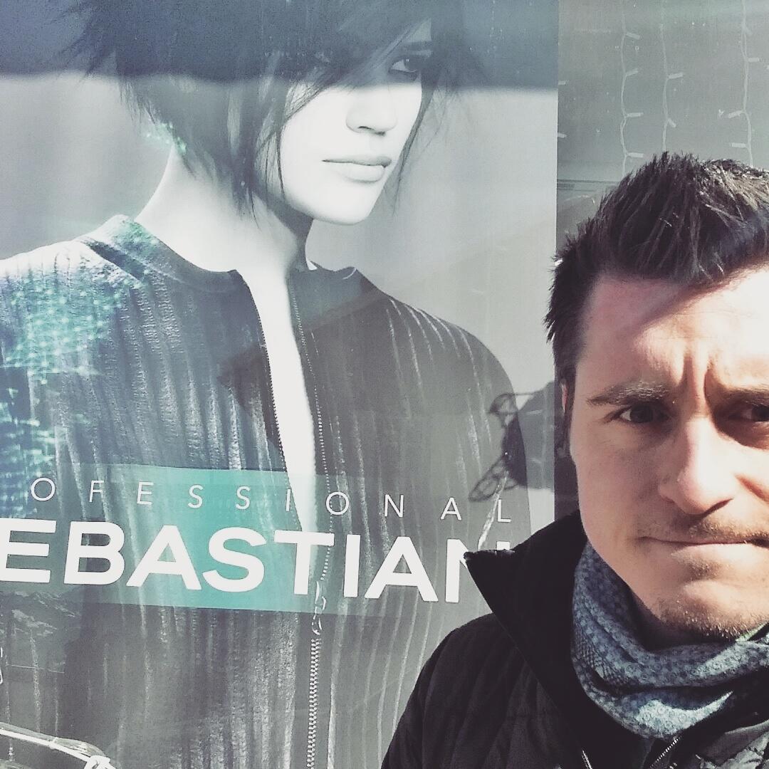 purpledocket's tweet photo. #professionalsebastian http://t.co/RjnrLi6ZXx