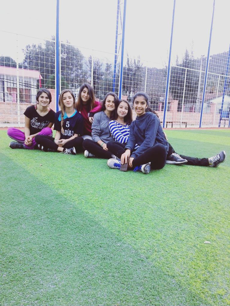 tugceorskannn's tweet photo. #FMEAL #FUTSAL http://t.co/Olqms6cjuG