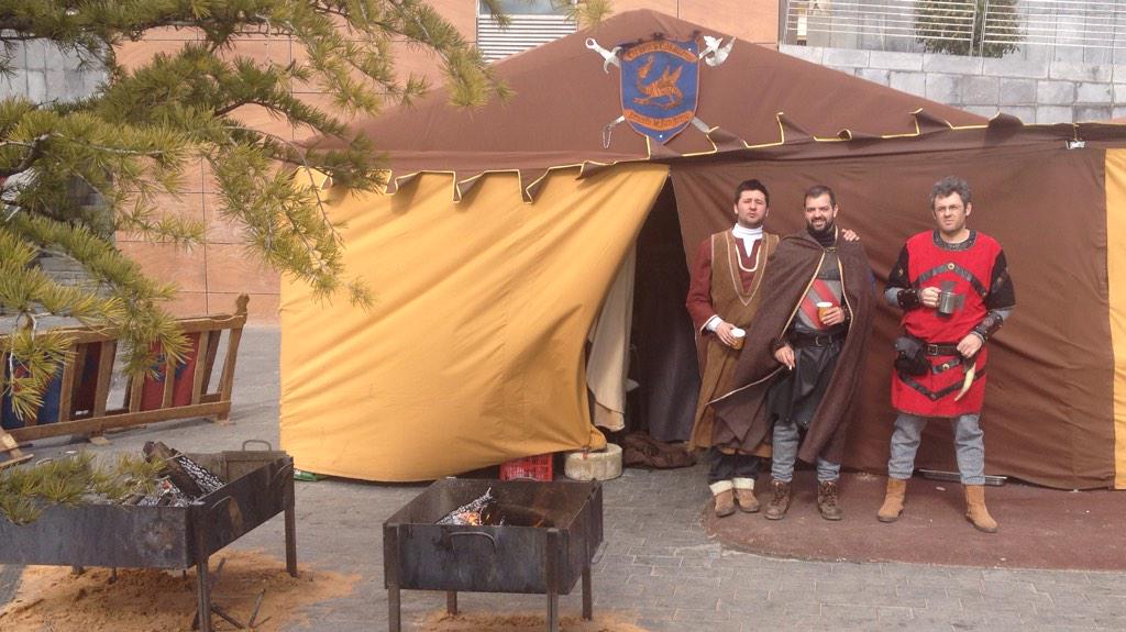 Preparando la ultima comida #Medieval de las #BodasdeIsabel en #Teruel ! Salga el sol ! #AmantesdeTeruel