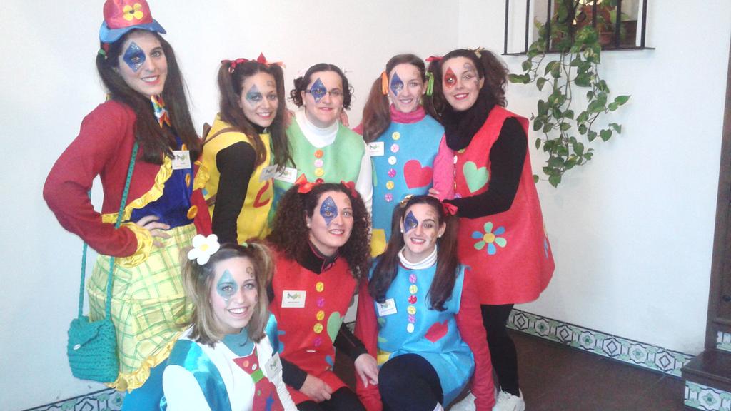 ADIVEST's tweet photo. Justo antes de empezar! Agradecer también la colaboración a Esperanza y María. #Carnaval2015 @AytodeEstepa @CIJEstepa http://t.co/XdGL8L6NjR