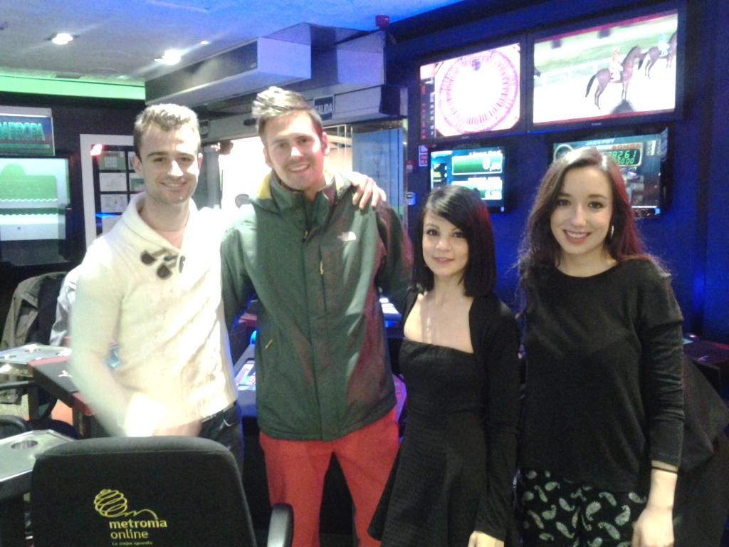 BingoRoma's tweet photo. .@guiadelocio  La alegria y la diversión, algo que nunca nos falta en la Sala Bingo Roma, y tú  ¿dónde  estabas?.... http://t.co/iouxVjOkyW