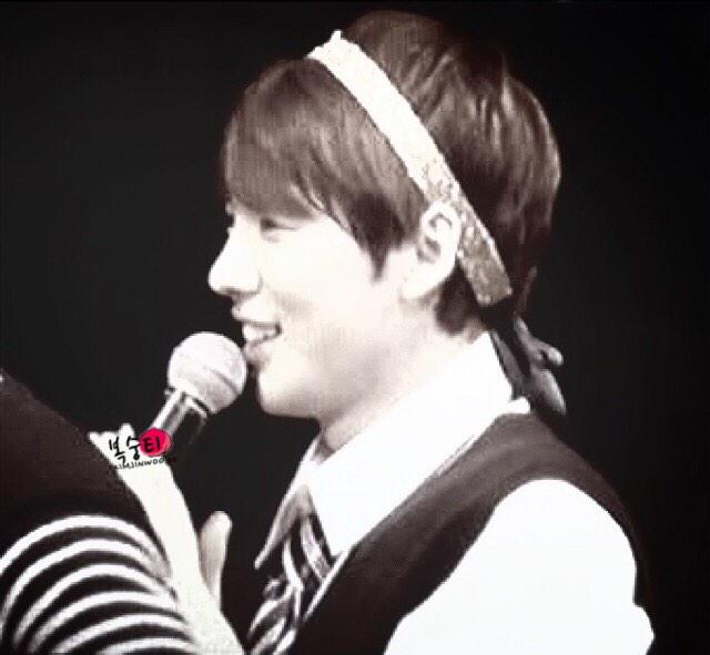 "@KimJinWoocc: 20150222 WWIC IN TOKYO II #위너 #김진우 😊😊😊 " pretty hyung