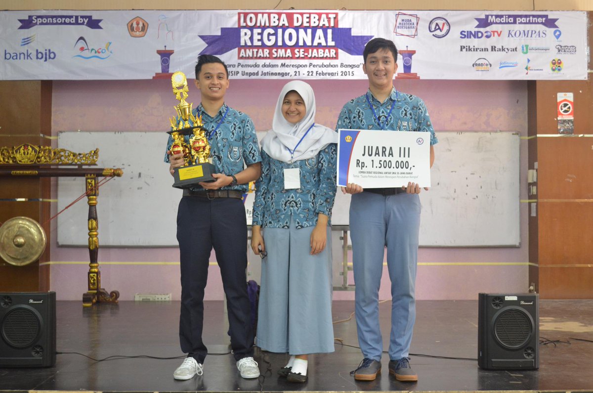 Selamat kepada SMAN 1 BOGOR telah meraih Juara 3 Lomba Debat Regional Antar SMA Se- JABAR!
