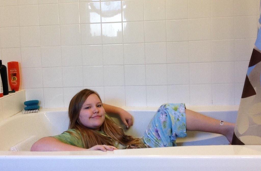 rt if u want this bath bomb 😍🙌