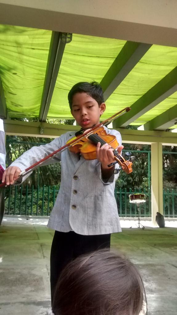 rafaanva's tweet photo. 10/28 #ElSistemaCumple40 #orquestamozart @nucleo_chorros @zcanchica @acanchica http://t.co/6AJsCjrWJx
