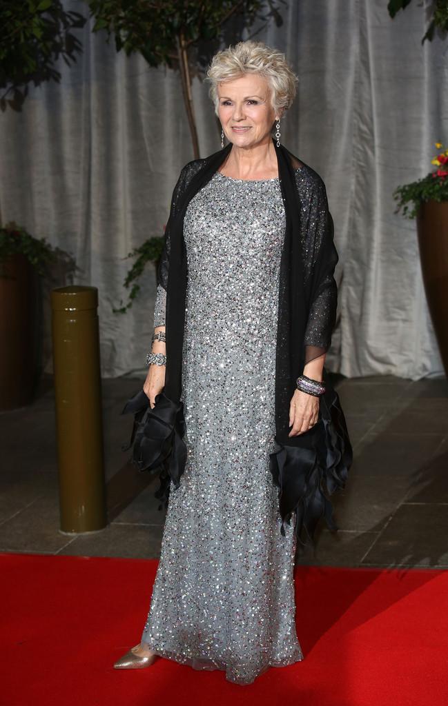 Happy birthday to Julie Walters, Molly Weasley in who turns 65 yrs on Feb. 22! 