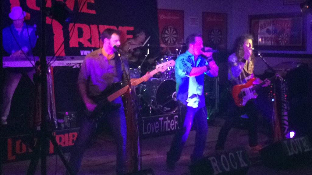 LoveTribe5's tweet photo. The Tribe rockin' it out last night @trainbarcary http://t.co/tn2vWp3aR4