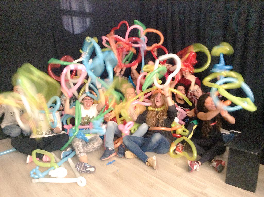 imagoformacion's tweet photo. #globoflexia en #CursoImago risas sin parar! http://t.co/EaY5j4qlij