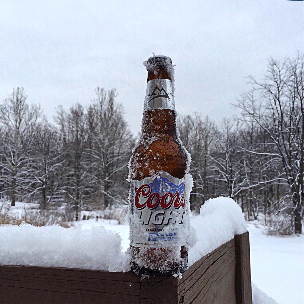 tlc569's tweet image. Getting ready to enjoy a Super Cold Coors Light 🍺 #ColdMaster  @MiCoorsLight