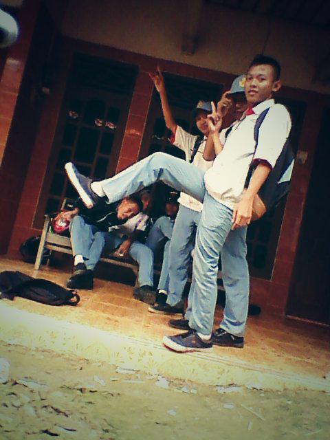 Ismailibnu14's tweet photo. Sing penting band http://t.co/8DCBvyFIKZ