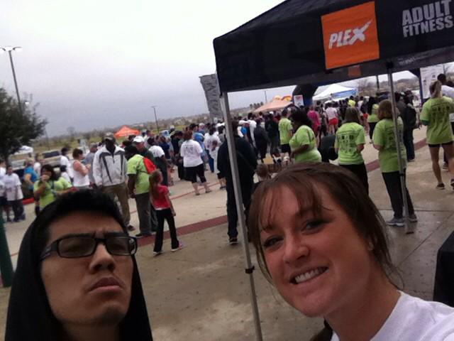 illBBock's tweet photo. Just hangin out with Sam &amp; @PlexAthlete #takinselfies @ the @AsOneFoundation #DarlingDash 5K/1K #run #walk @D_Darl53 http://t.co/2h5cerjPjS