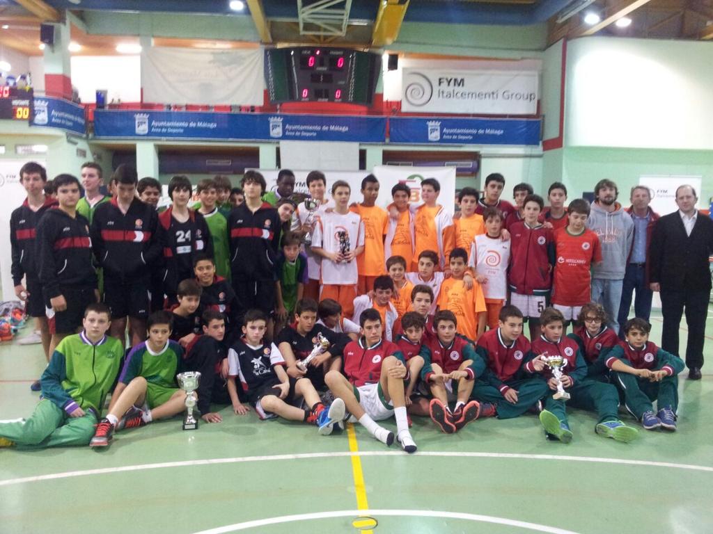FAB_Malaga's tweet photo. Finaliza con éxito el 10° Torneo FYM Italcementi del CB El Palo.
1° CB El Palo FYM Italcementi
 2° EBG Málaga Unicaja http://t.co/lR4JbPR8Ro