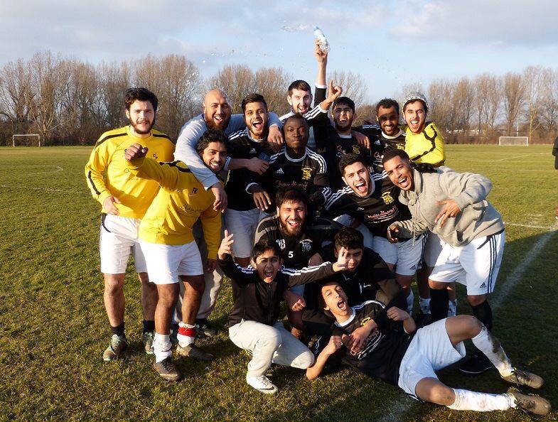 FCLeytonstone's tweet photo. Leytonstone beat Euro Utd 4-3 to progress into the semi-finals of the London Cup @Omz_Bashir @ChaudhrysBuffet ⚽️👊💪👏 http://t.co/fUD8AzEsMb