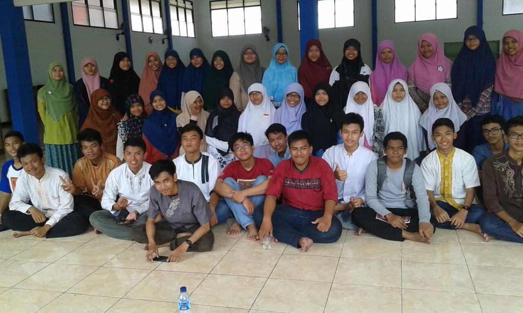 Pengurus <a href="/Muslim_52/">Rohis SMA Negeri 52</a> dan pengurus <a href="/hima_52/">HIMA 52 Al-Kautsar</a>... 21 Feb 2015..  salam ukhuwah ^_^ #latepost
