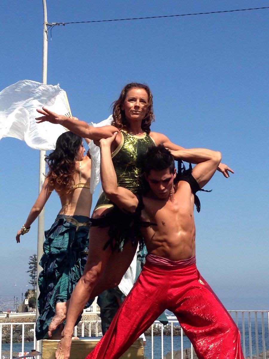 Mega's tweet photo. ¡¡Mira el aquadance de Kathy!! http://t.co/gyfzFtC6YC #KathyReinaDeVina2015 http://t.co/DaogHIzUvz