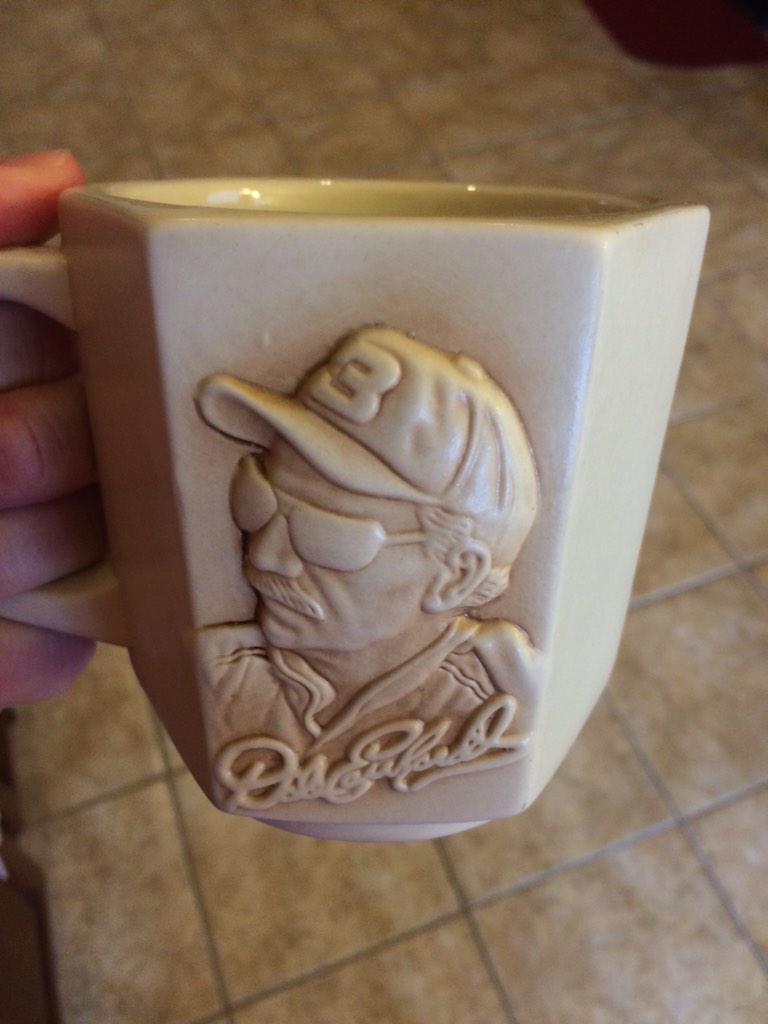 bluelabel_13's tweet image. Going old school coffee mug this morning. Getting ready for the race #3always @ESPNMcGee @MartySmithESPN