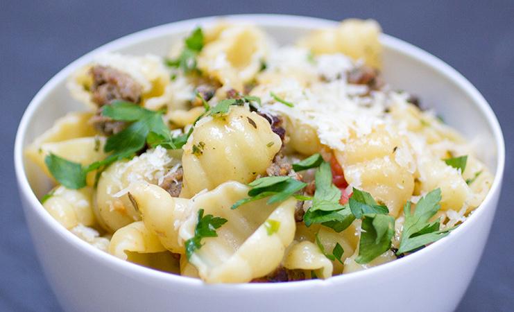 deliathomeuk's tweet image. Conchiglie pasta with hearty sausage. This all-time favourite is perfect for lunch! #delimenu #lovefood