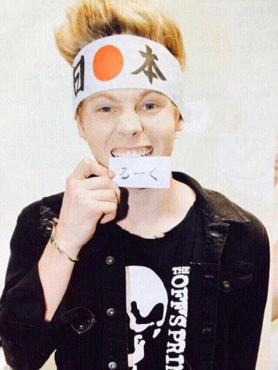 5SOS_Daily's tweet photo. #JapanSOS #vote5sos #kca http://t.co/g6CFkuWGdZ