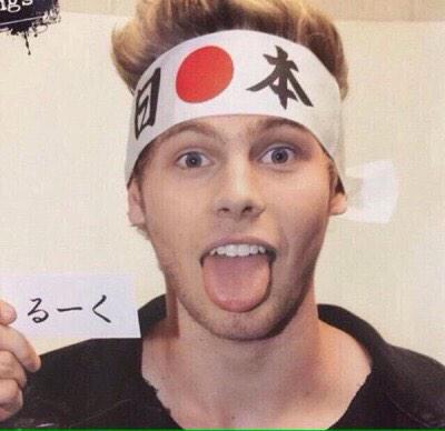 5SOS_Daily's tweet photo. #JapanSOS #vote5sos #kca http://t.co/g6CFkuWGdZ