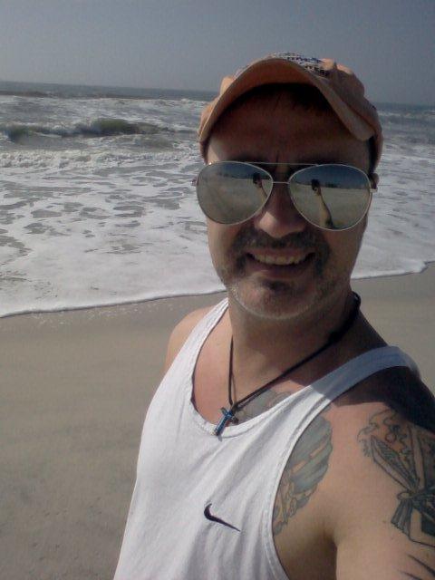 tharobertroyal's tweet photo. Toes in the sand. Love it here in Perido Key, Florida http://t.co/hFH1qVTWlX