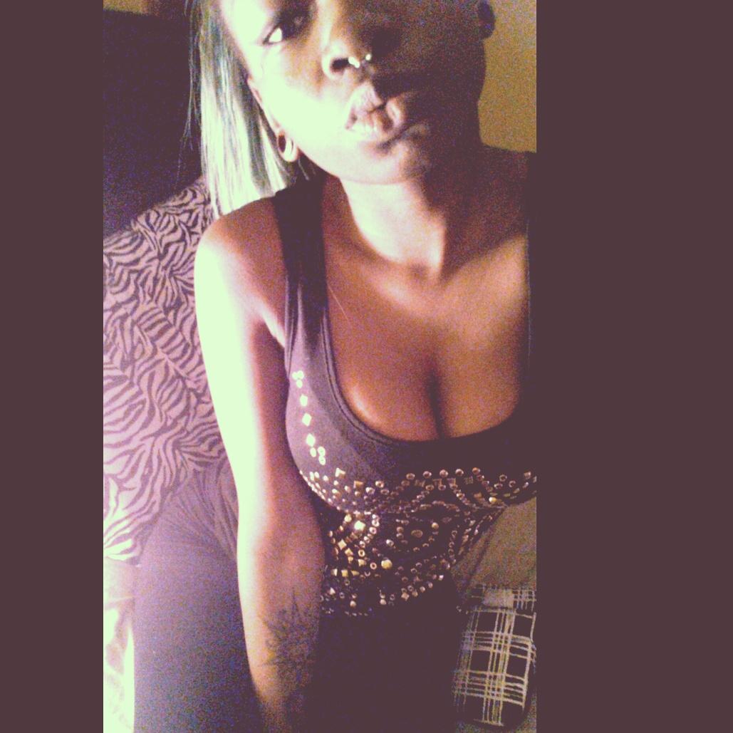 BadGoodGirl__'s tweet photo. #Crowned👑 http://t.co/B5h6zX1ClN