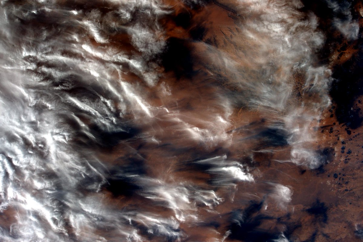 Clouds over the desert, carried by the wind, one of my favorites. #ColorsOfTheEarth