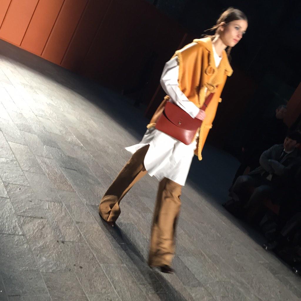 Loving the yellow #PaulSmith