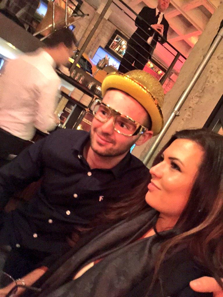 samuel_oyston's tweet photo. Oscars party @Neighbourhood4 #fancydress #smashedalready http://t.co/4Rh5DwoBpX