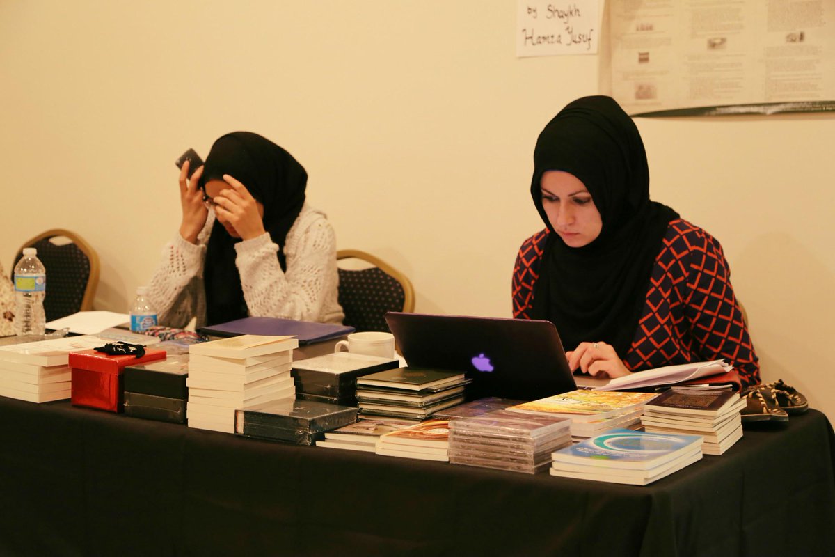 CelebrateMercy's tweet photo. Alhamdulillah for our awesome #DawnofMercy volunteers! Please keep them in your du'as. | http://t.co/GbDnZt8z0d http://t.co/JaWtZhP5nR
