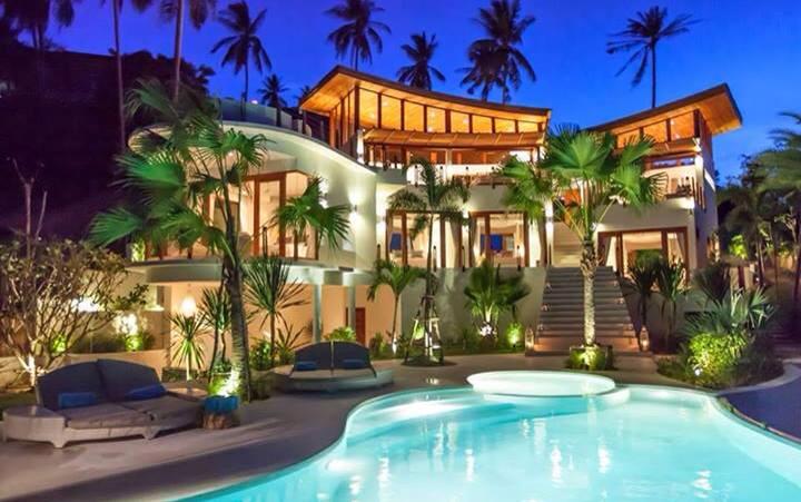 RichFamilyGoals's tweet photo. Can I move here😍😻 #HouseGoals  #richfamilygoals http://t.co/7PLhdDrxyW