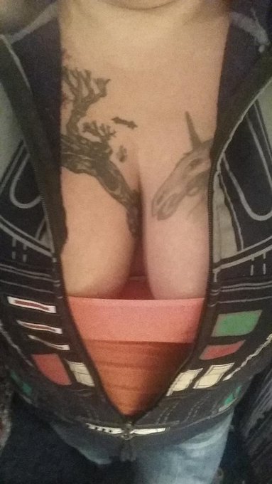 #starwarsgirl #bbw #lovemycurves #tattooedbbw #Curvesfordays #bigboobs #fetish #thickchick #NaturalBeauty