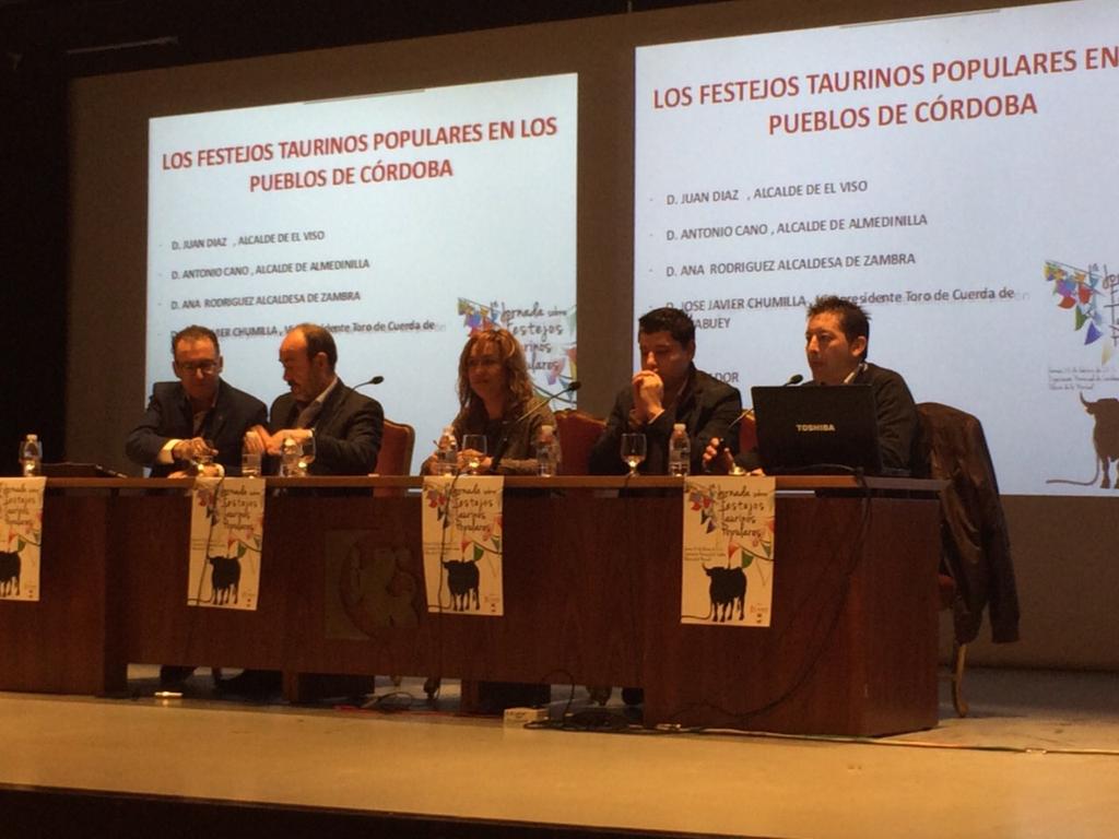 chumillazo's tweet photo. Fin de semana de lo más taurino @torocarcabuey http://t.co/pkF1jdJfm8