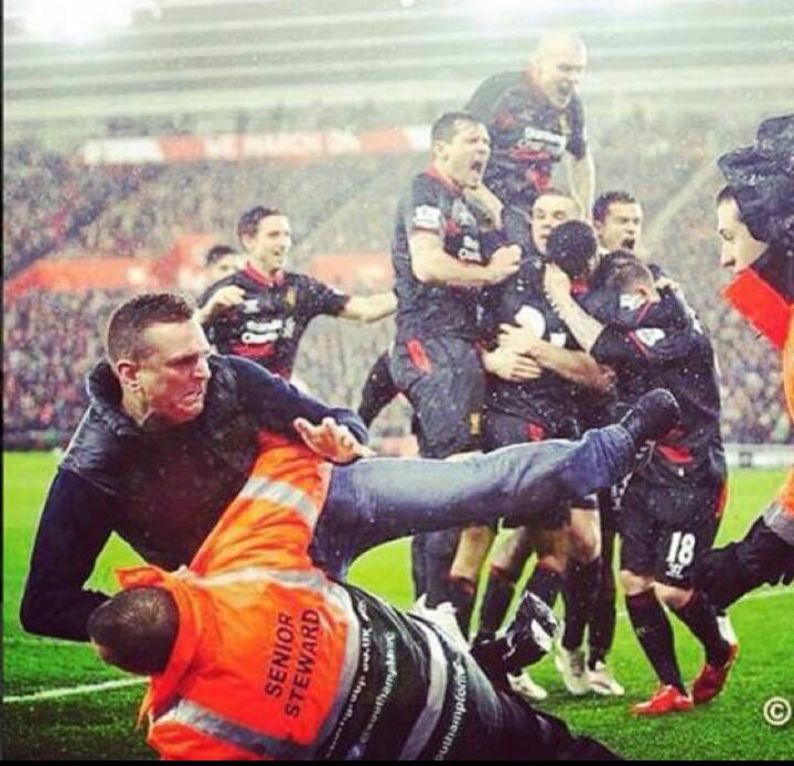 nichollz87's tweet photo. @FootyAccums this as got to be picture of the day 😂😂 http://t.co/EKnxjhDDjc