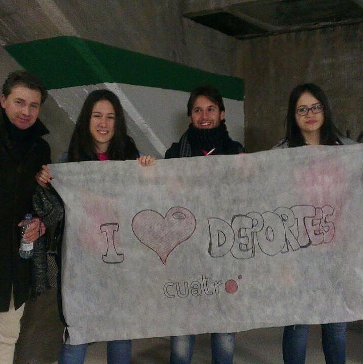 miriamm4's tweet photo. Magnifico partido #ElcheVsRealMadrid,  viviéndolo siempre con vosotros @losmanolostv #AlaMadrid  #LoveDeportesCuatro http://t.co/xuKEfL8RoW