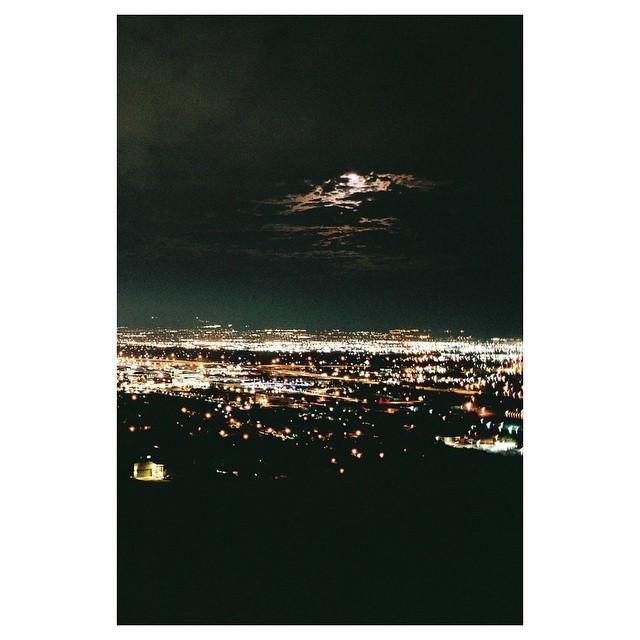 STYLEABIDING's tweet photo. #StyleAbiding Lifestyle. City Lights  #simplydapper #mensfashion #mensstyle #menswear #fashionblogger #style #fashi… http://t.co/vmUhtUfLZl