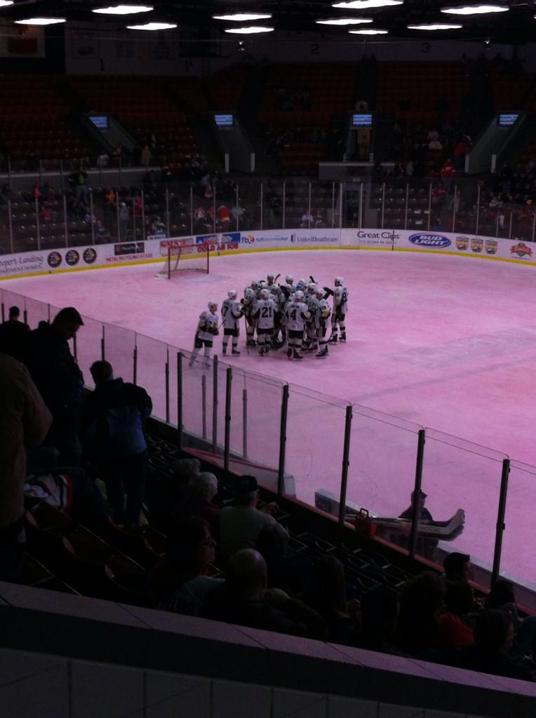 TrivCool14's tweet image. WE WIN!!! @WheelingNailers BLAST @KalamazooWings 4-1, for a HUGE ROAD WIN!! #2BigPoints