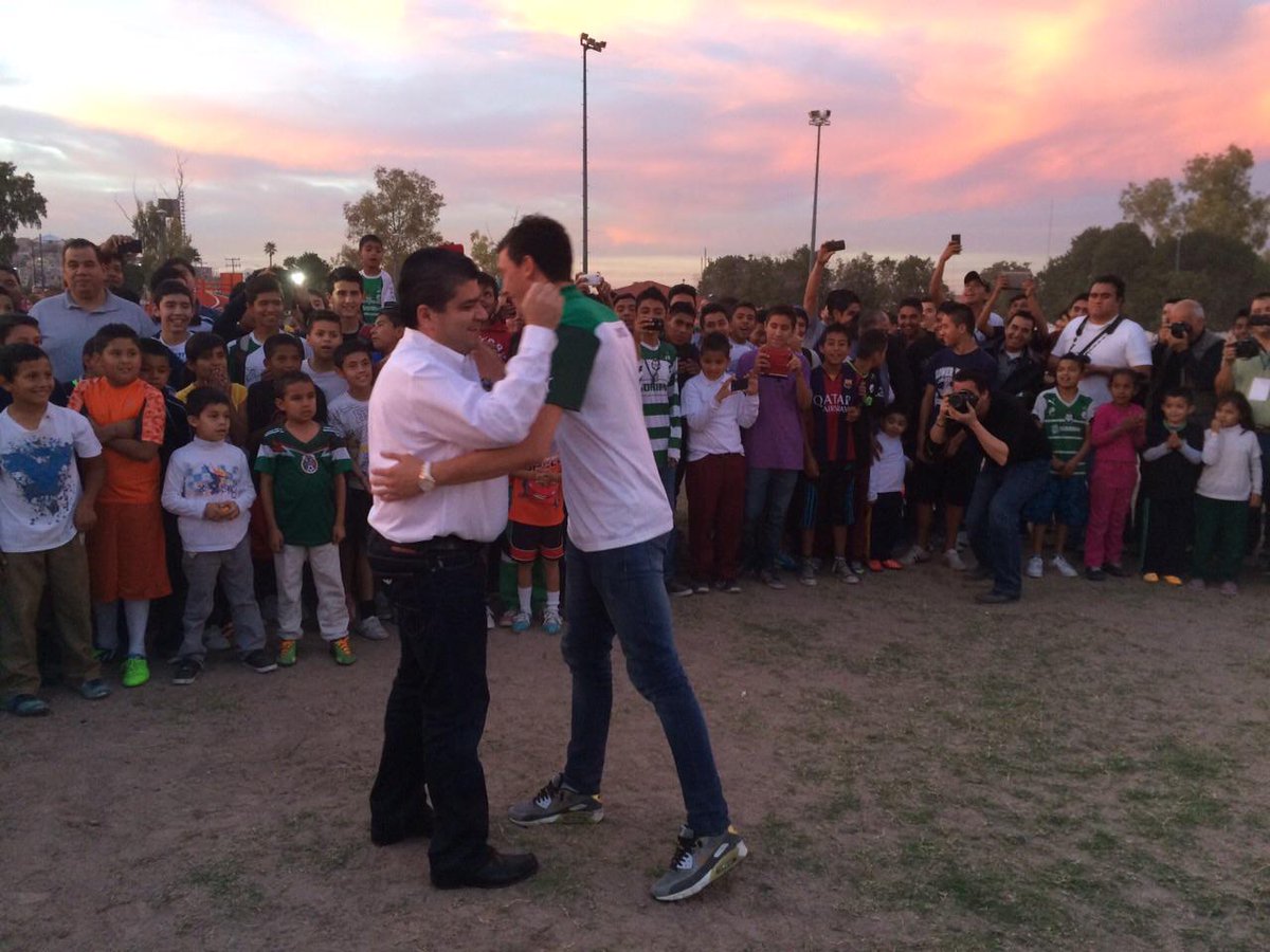 ClubSantosEn's tweet photo. Santos inaugurated a new Academy for young players in #LaCompresora on Thursday. READ MORE: http://t.co/BtqoywOB0G http://t.co/eeuKBEI5Ot